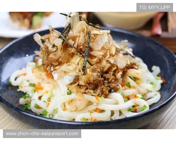 备战赛前，球星被拍在餐厅严格控制饮食，职业精神爆棚
